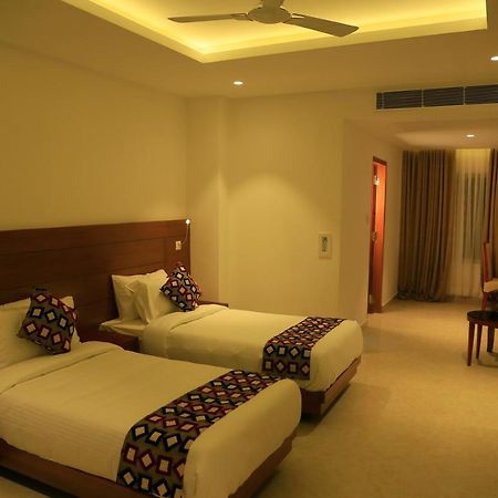Hotel Victoria International Kattappana Экстерьер фото