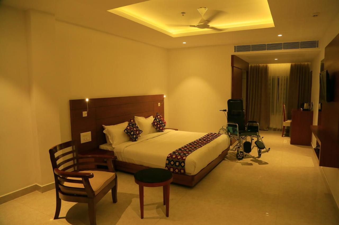 Hotel Victoria International Kattappana Экстерьер фото