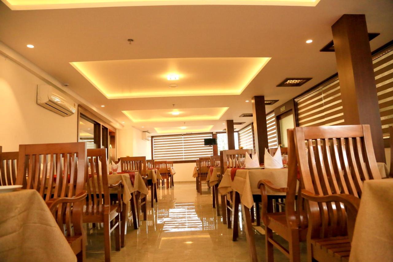 Hotel Victoria International Kattappana Экстерьер фото