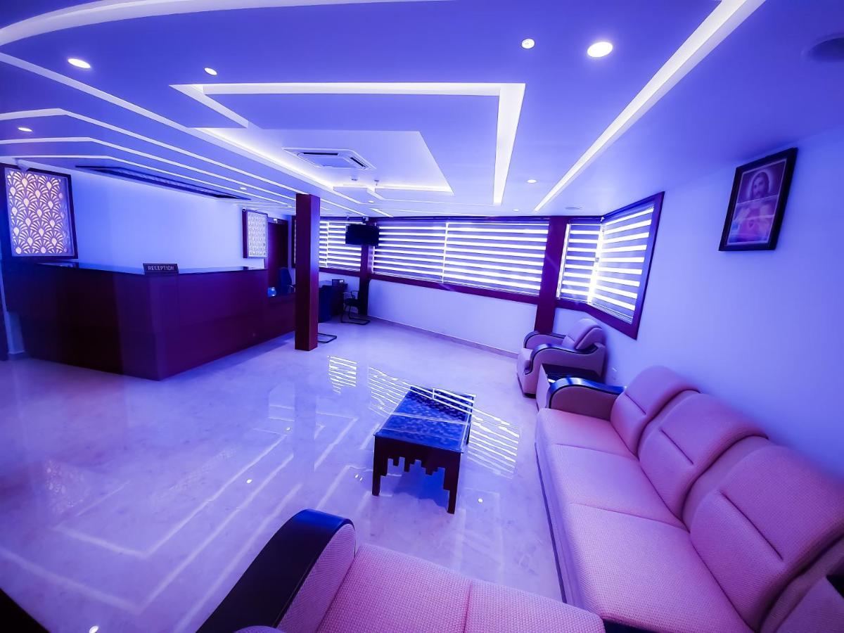 Hotel Victoria International Kattappana Экстерьер фото